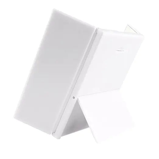 Tri-fold makeup mirror