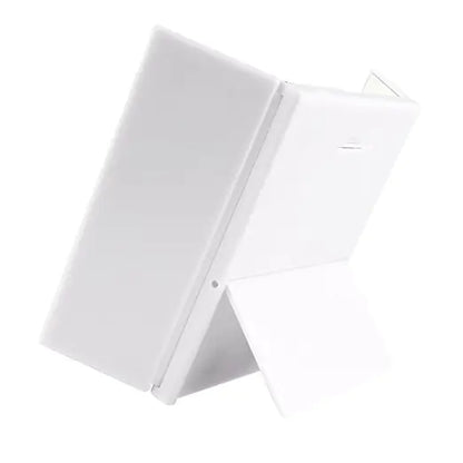 Tri-fold makeup mirror